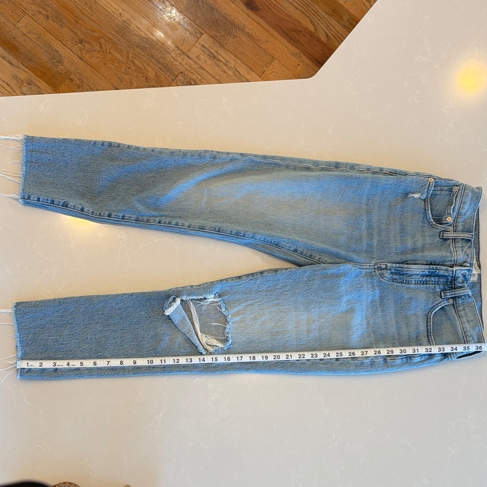 Madewell “The Perfect Vintage Jean” (Size 26) Light Blue Ripped Jeans.